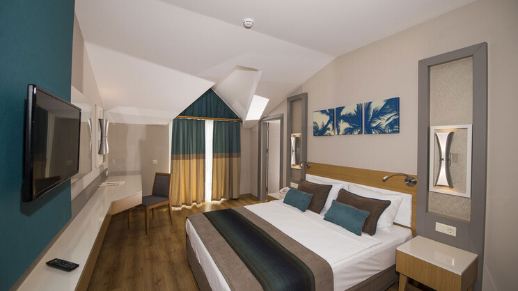 Palm World Resort & Spa Side